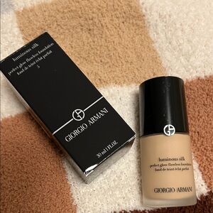 Giorgio Armani Luminous Silk Foundation Shade 5